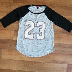 ❤2Bebe Tshirt.